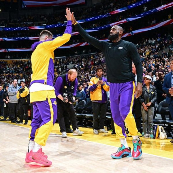 Củng cố cuối cùng của Lakers! 